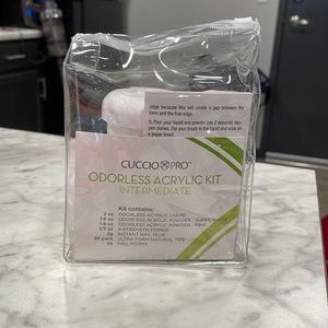 Cuccio odorless acrylic kit